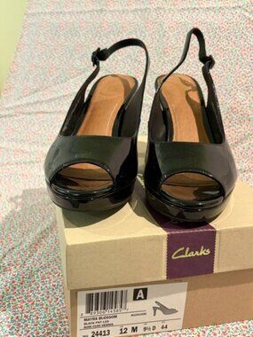 Clark's Mayra Blossom, Black Patent Leather Peep Toe Sling Back Pumps Size 12